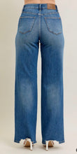 Load image into Gallery viewer, Judy Blues High Rise Tummy Control Chew Hem Jeans
