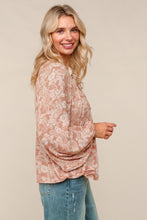 Load image into Gallery viewer, Floral V Neck Blouse
