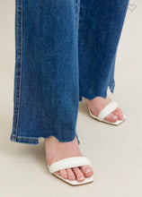 Load image into Gallery viewer, Judy Blues High Rise Tummy Control Chew Hem Jeans
