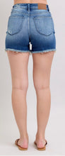 Load image into Gallery viewer, Judy Blue Medium V Front Shorts
