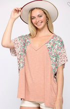 Load image into Gallery viewer, Peach Solid and Floral Print Top
